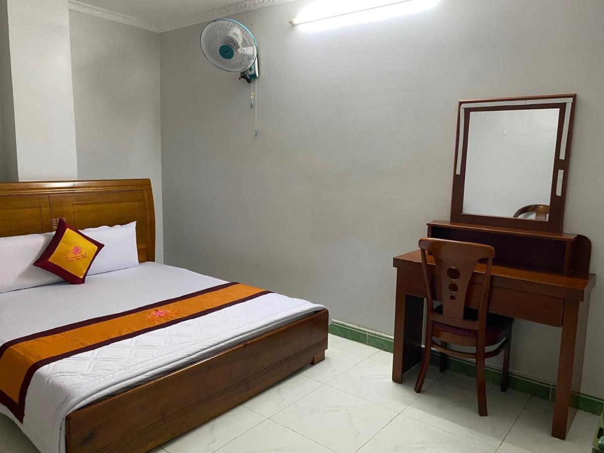 Khach San Thanh Hong Hô Chi Minh-Ville Extérieur photo