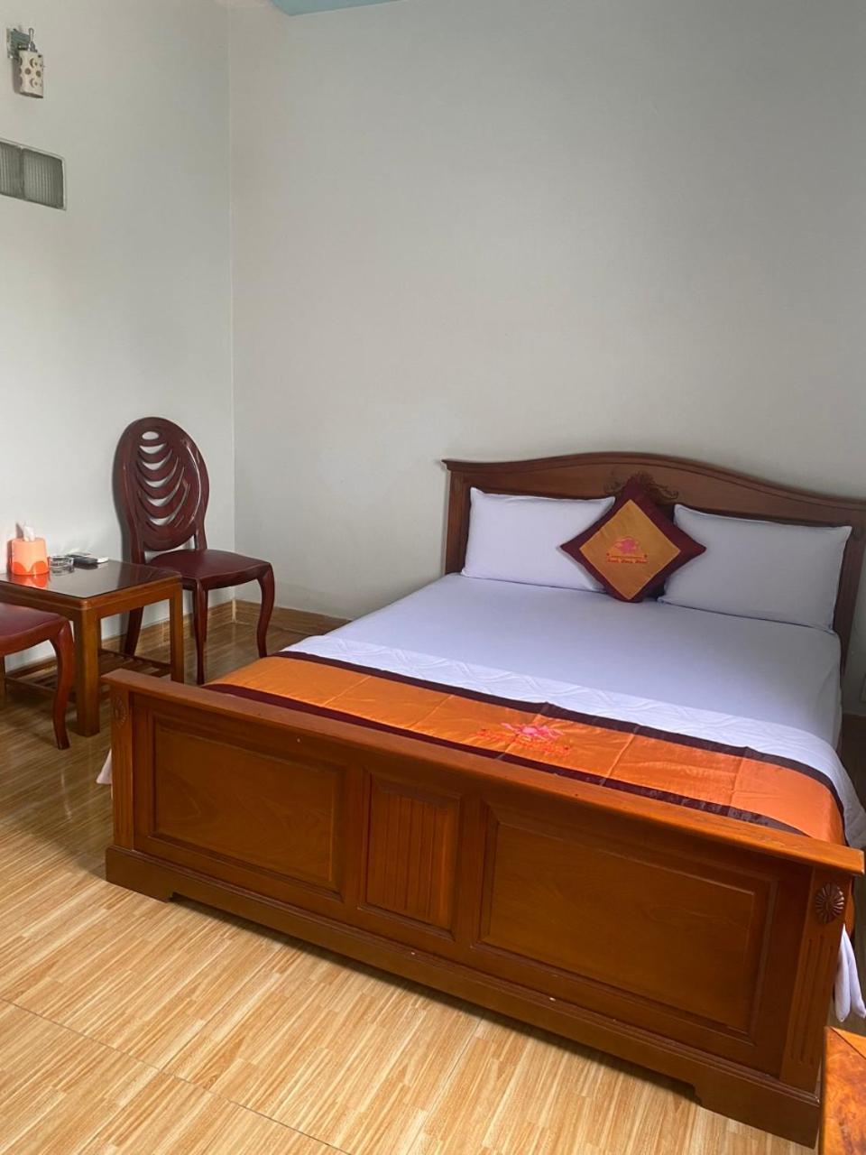 Khach San Thanh Hong Hô Chi Minh-Ville Extérieur photo