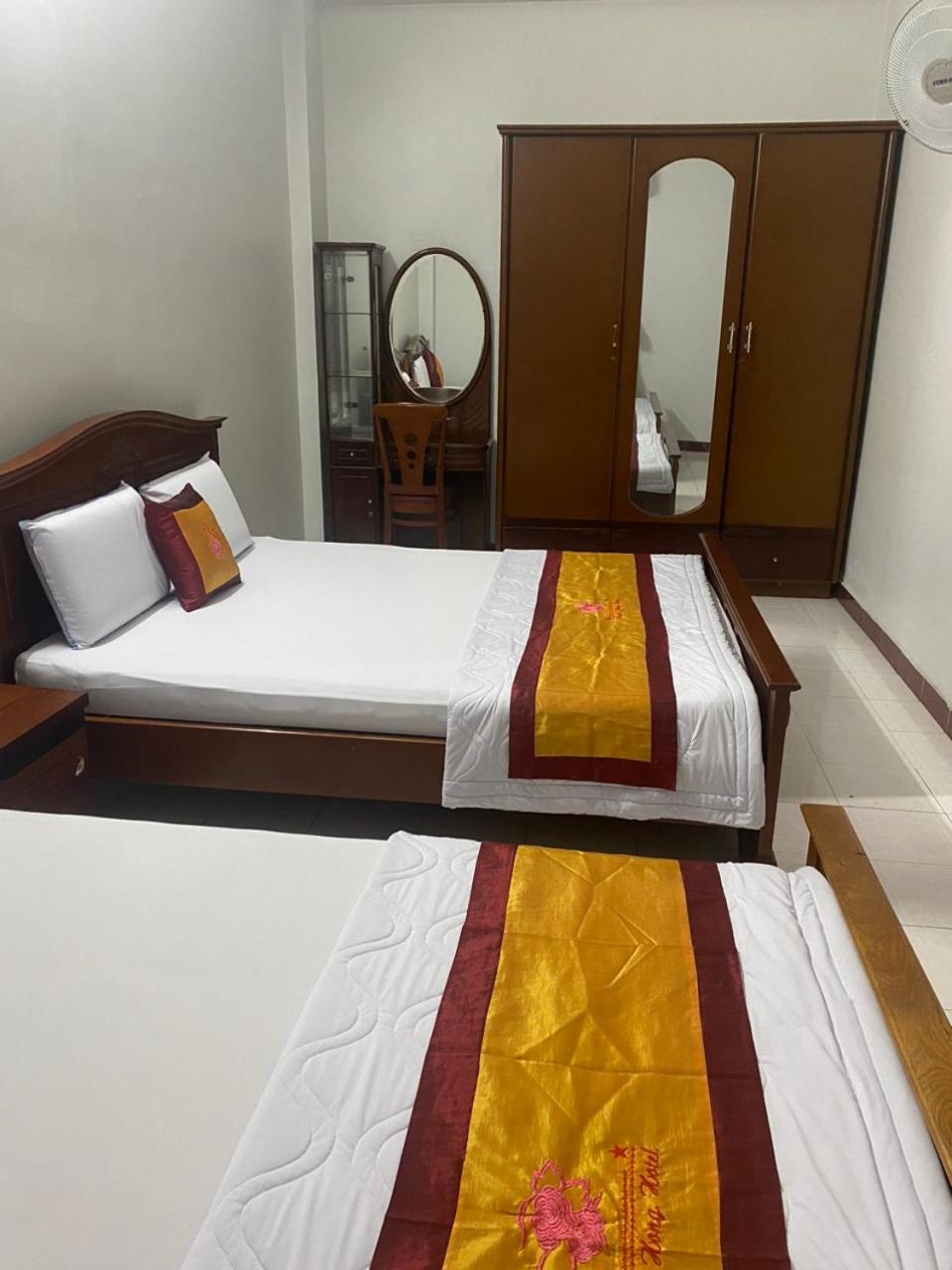 Khach San Thanh Hong Hô Chi Minh-Ville Extérieur photo
