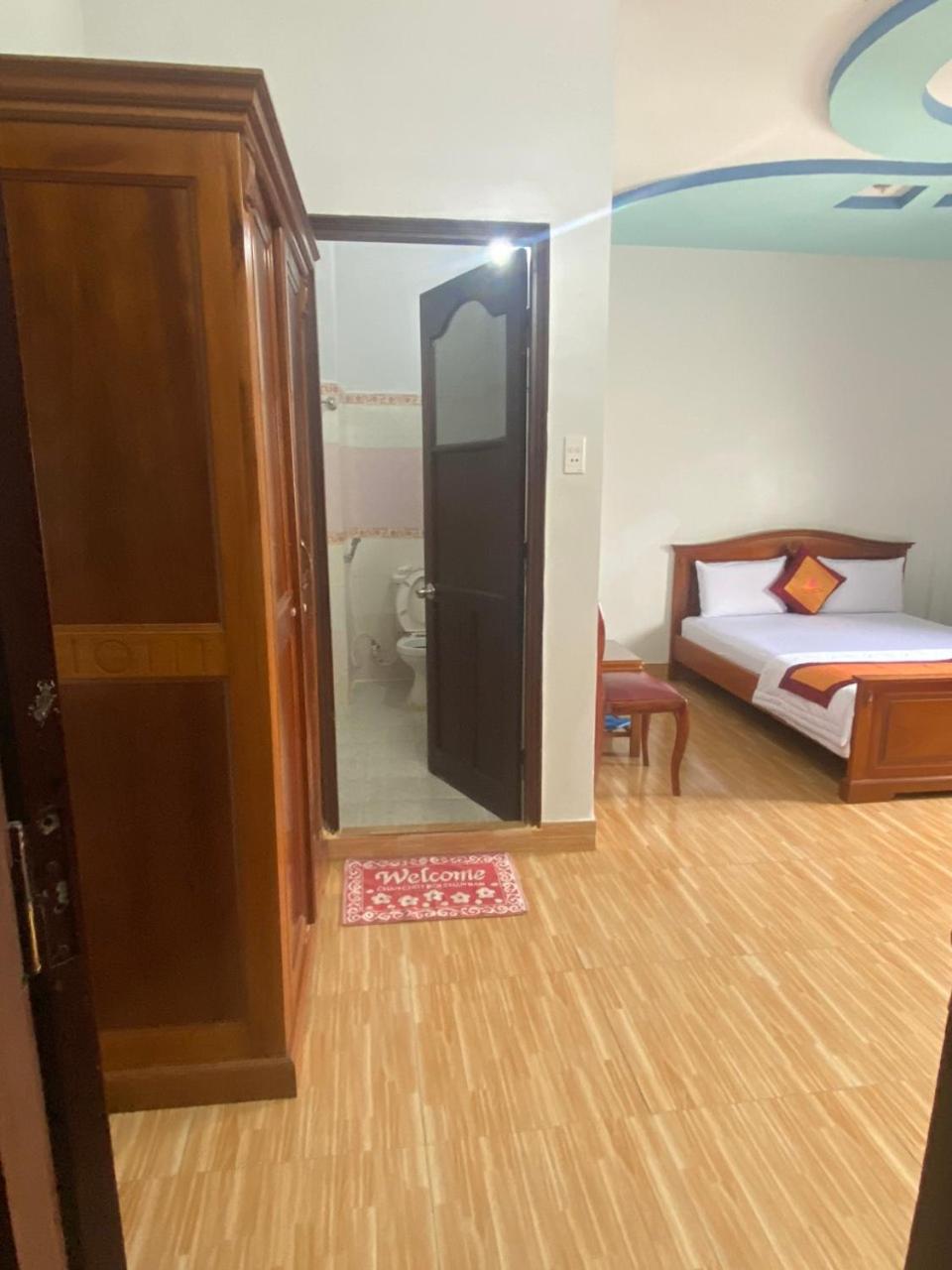 Khach San Thanh Hong Hô Chi Minh-Ville Extérieur photo
